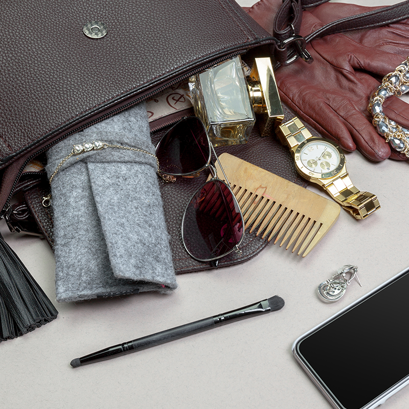 Timeless vs. Trendy: How to Build a Perfect Accessories Collection